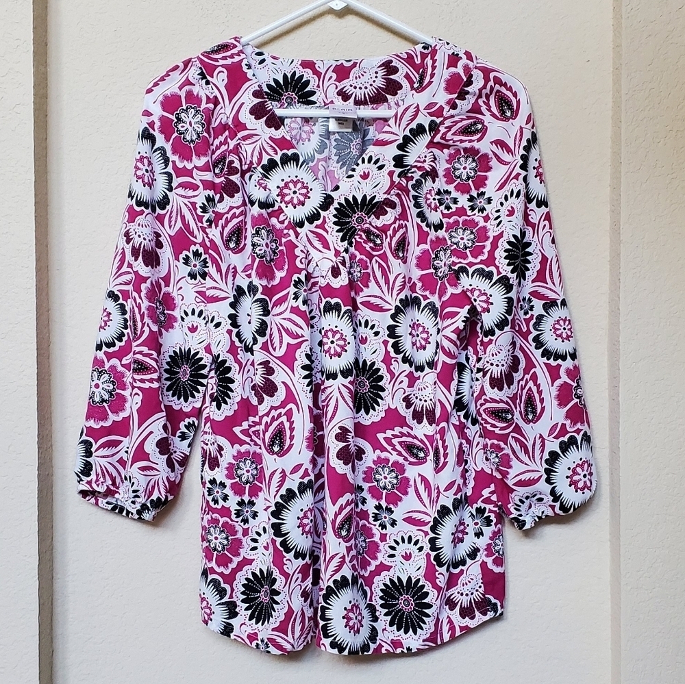 Blair Elastic Sleeve V Neckline Blouse. Size Medium